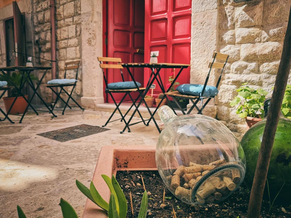 Redmood Guesthouse Барлетта Екстер'єр фото