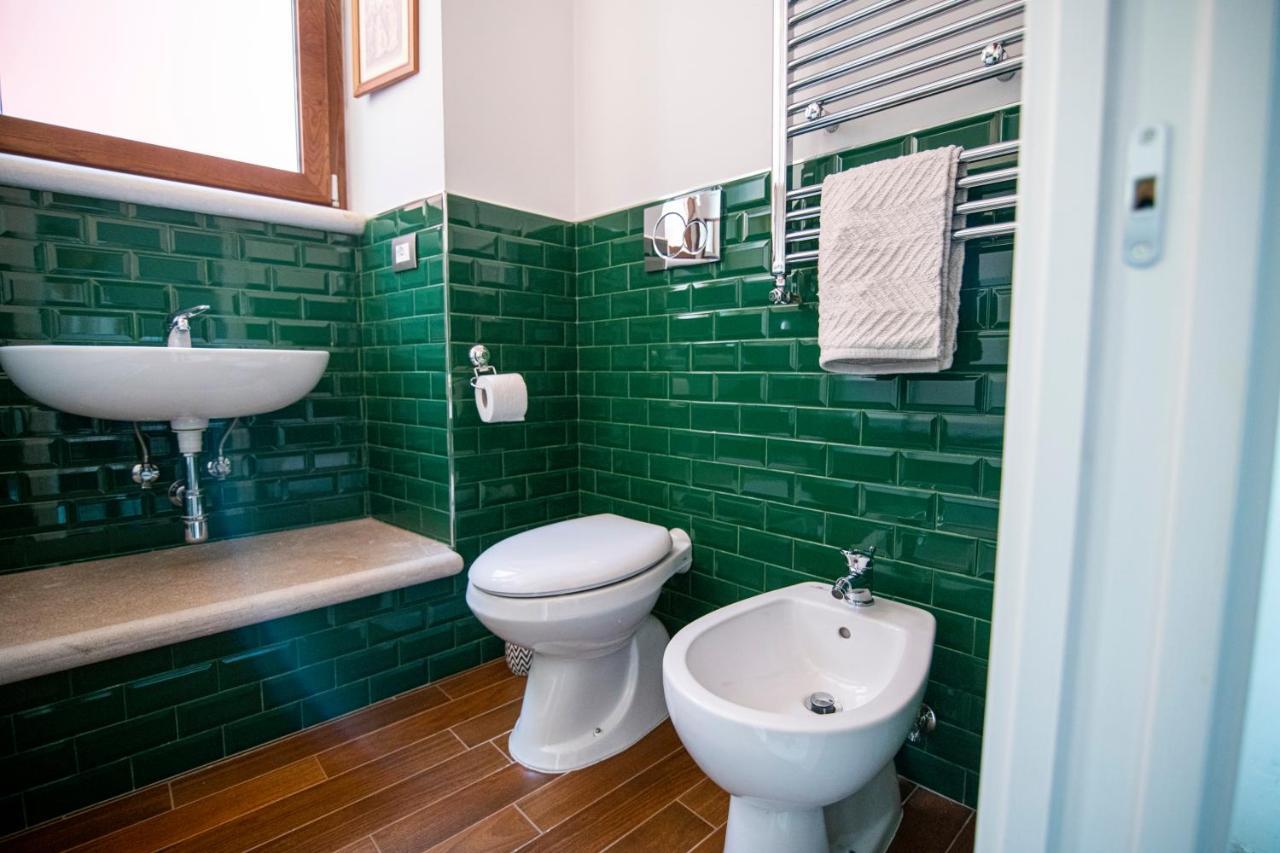 Redmood Guesthouse Барлетта Екстер'єр фото