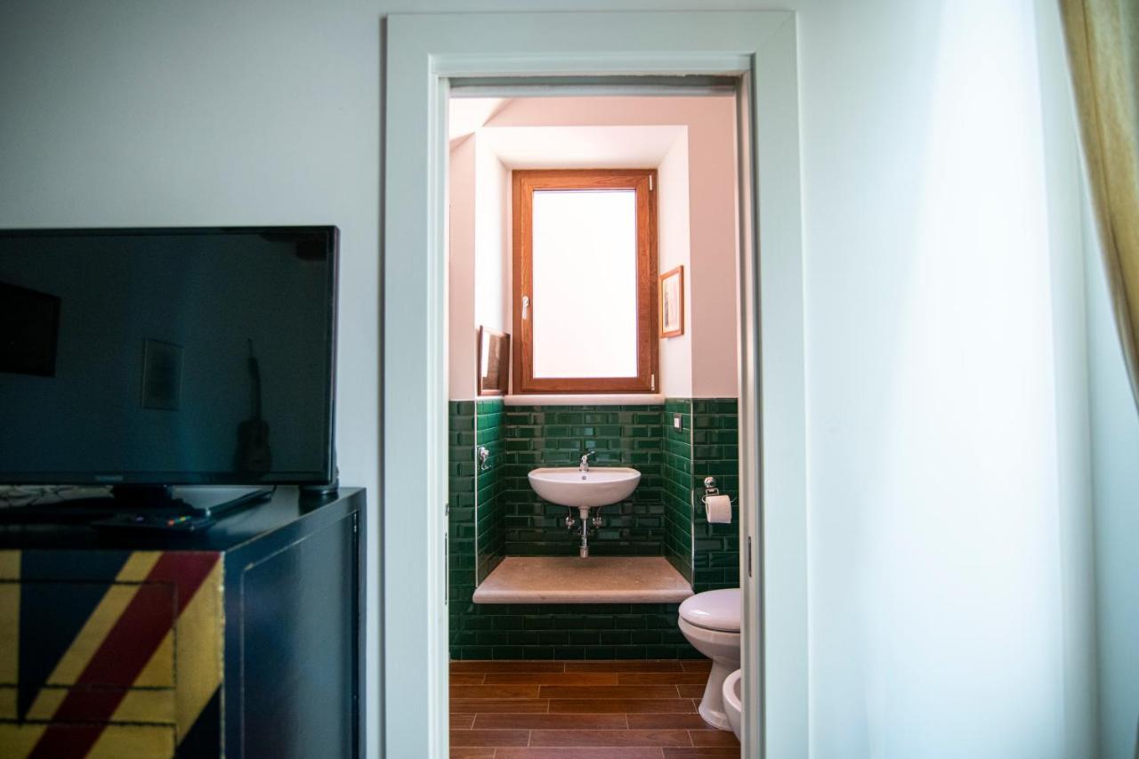 Redmood Guesthouse Барлетта Екстер'єр фото