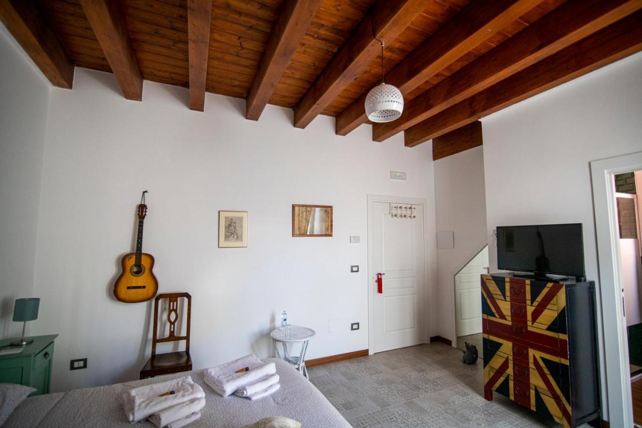 Redmood Guesthouse Барлетта Екстер'єр фото